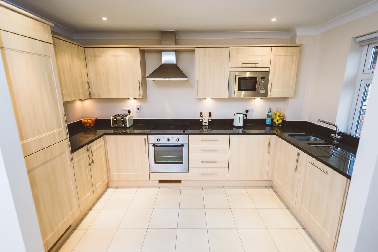 Charming Two Bedroom Apartment With Free Private Parking Летергед Екстер'єр фото